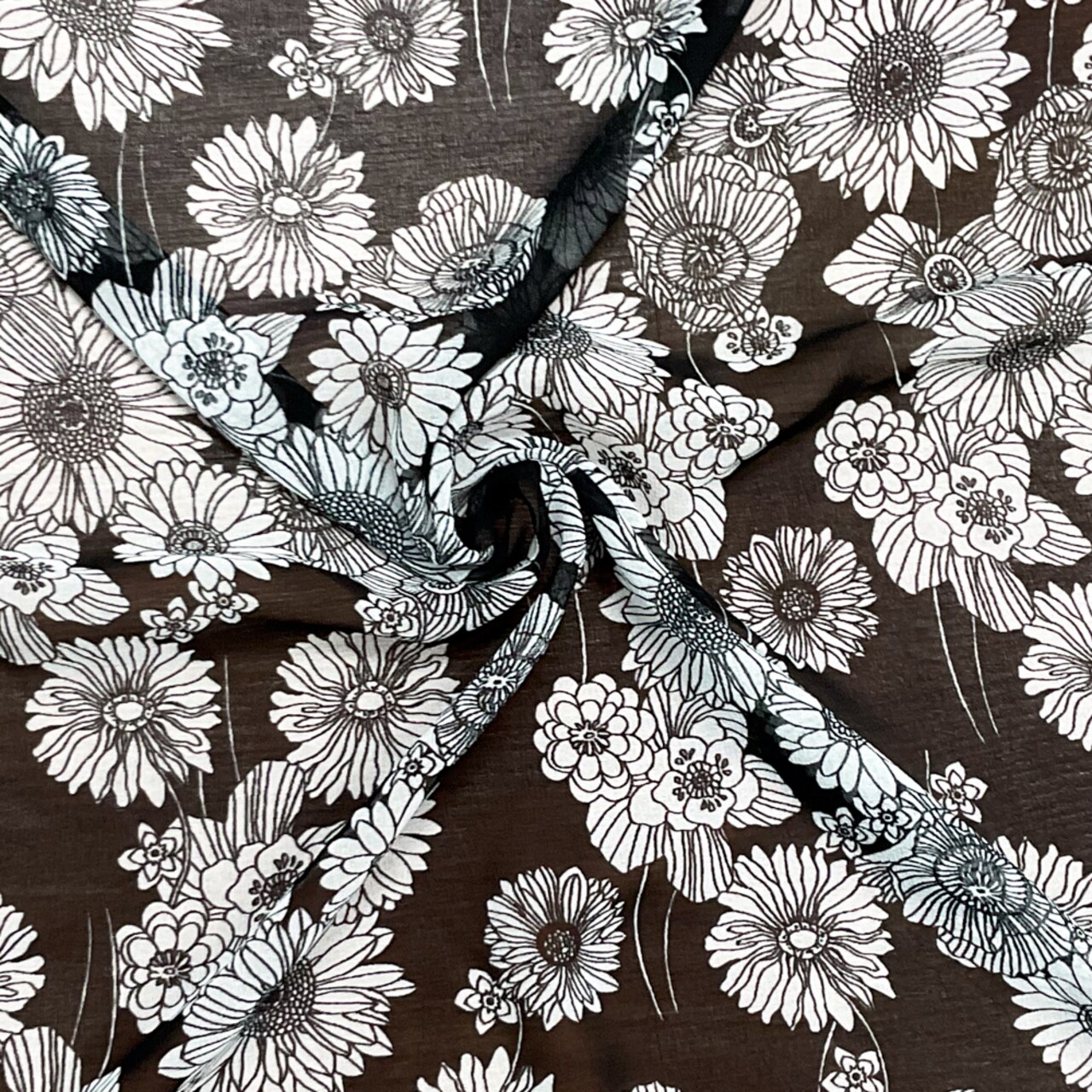 Black-White Poly Floral Printed Chiffon Woven Fabric By the Yard